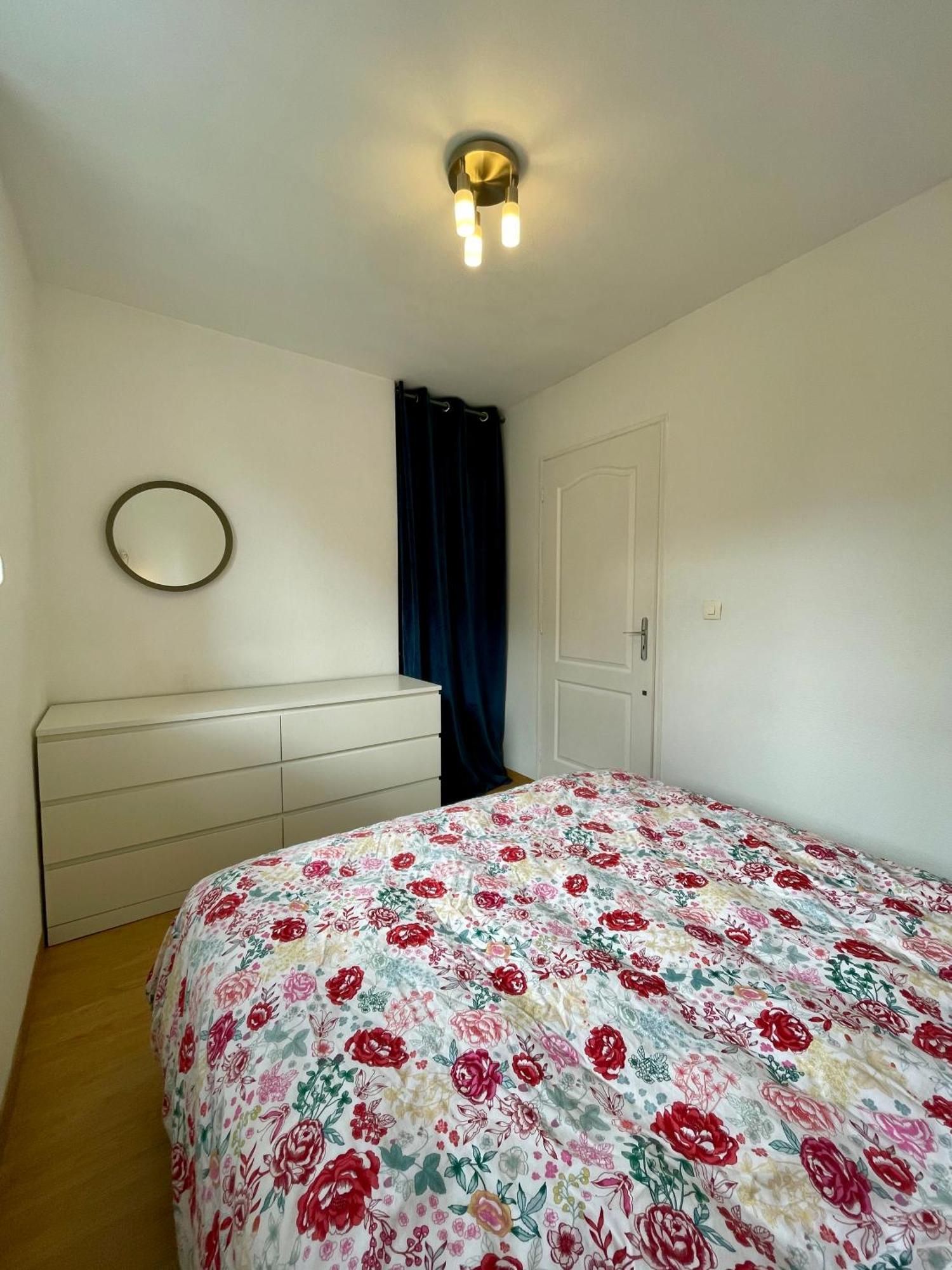 35M2 A La Madeleine: Salon, Cuisine & Sdb Prives Lägenhet Exteriör bild